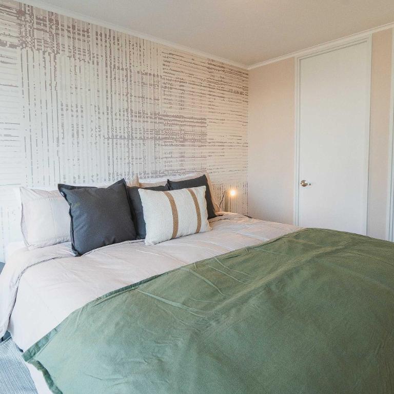 HOM I 4PAX l Parking l Piscina l Metro l Gym l WiFi - Apartment - 25