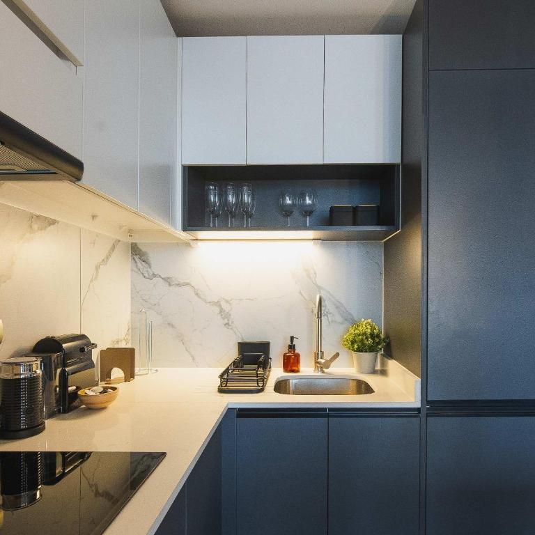 HOM I 4PAX l Parking l Piscina l Metro l Gym l WiFi - Apartment - 28