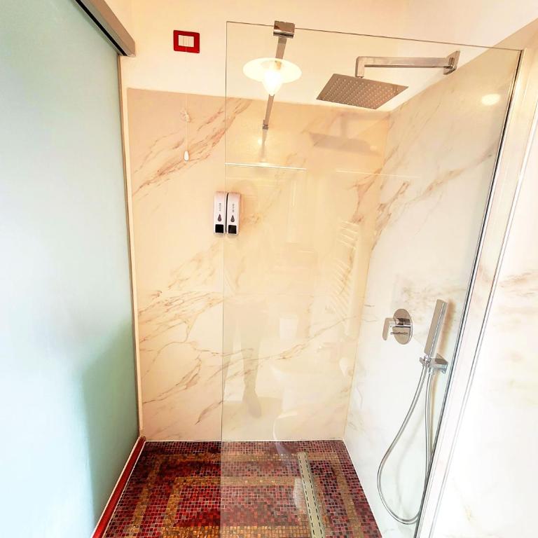 I Migliori Artisti New - Queen Room with Balcony - 4