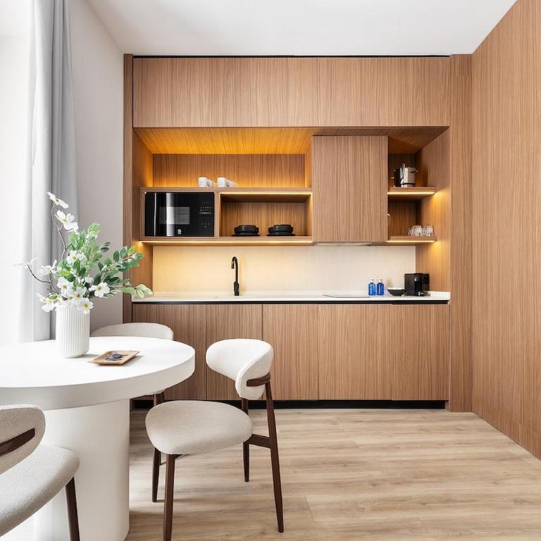 Isabel Royal Stay - One-Bedroom Deluxe Apartment - 1