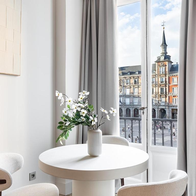 Felipe III Apartment - Deluxe One-Bedroom Apartment with City View - 1