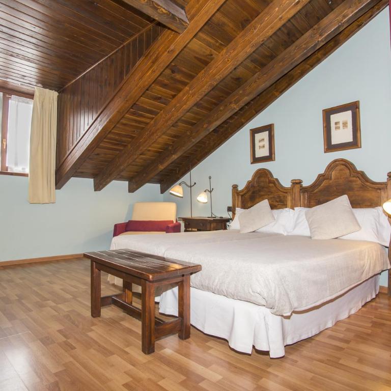 Hotel Casa Cornel - Habitación Doble - 2 camas - 6