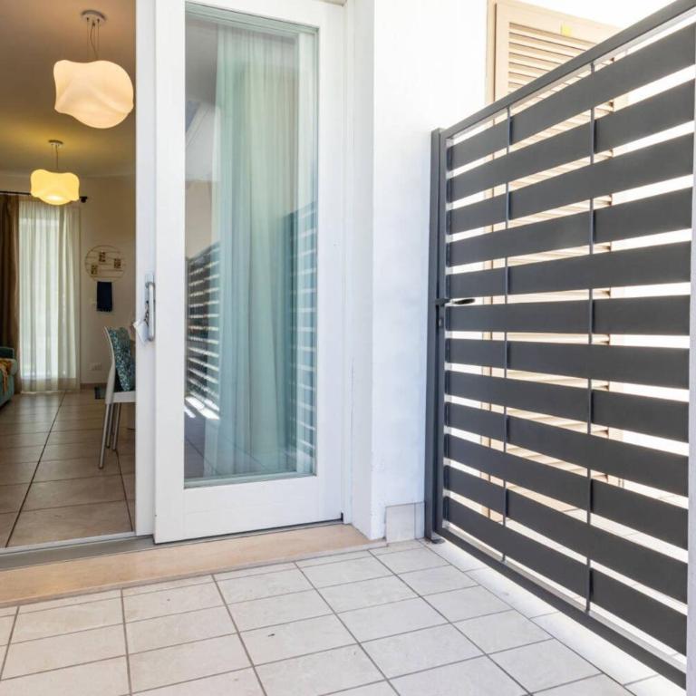 Pool view apartment with private enclosed garden - Appartamento - 19
