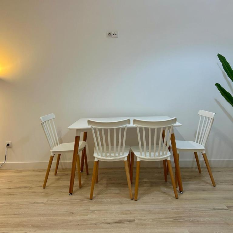 La Plaza Living - Deluxe Room - 12