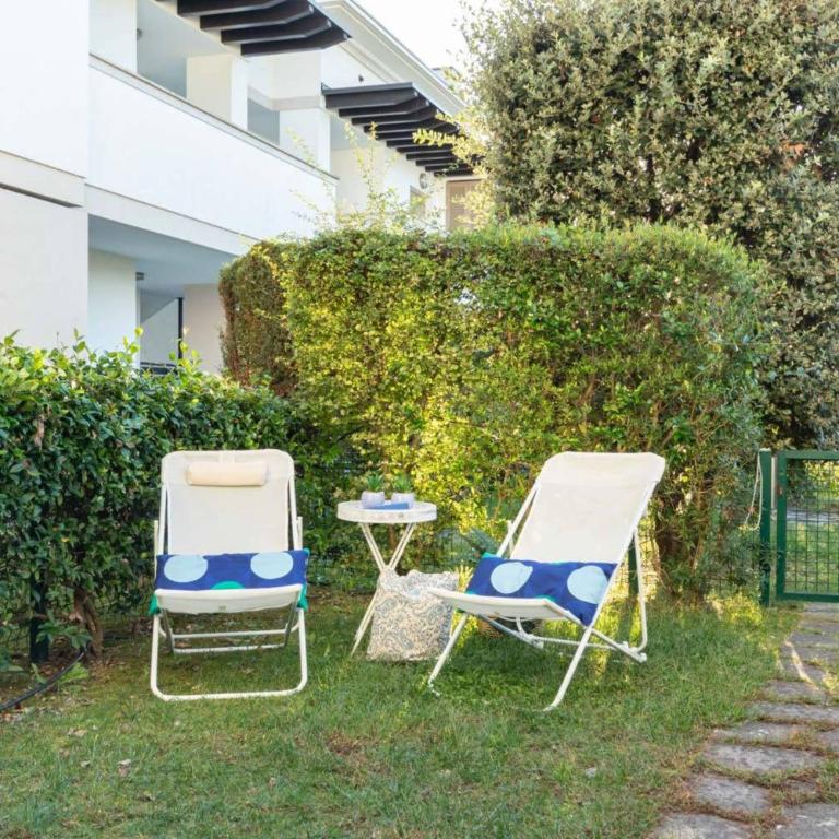 Pool-view flat with fenced garden - Appartement - 1