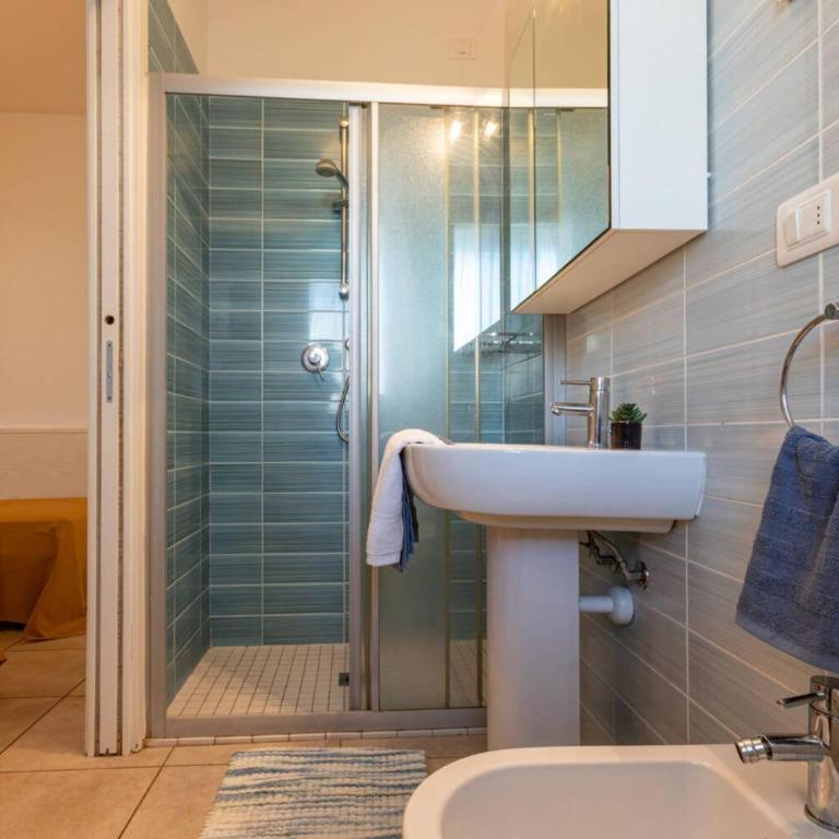 Pool-view flat with fenced garden - Appartement - 18
