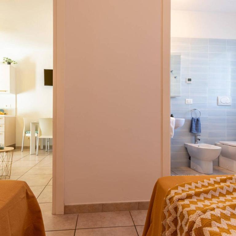 Pool-view flat with fenced garden - Appartement - 15