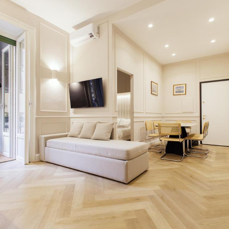 Marcora 6t luxury living apartment in Brera - 15min walk to Duomo - Two-Bedroom Apartment with Balcony - 1
