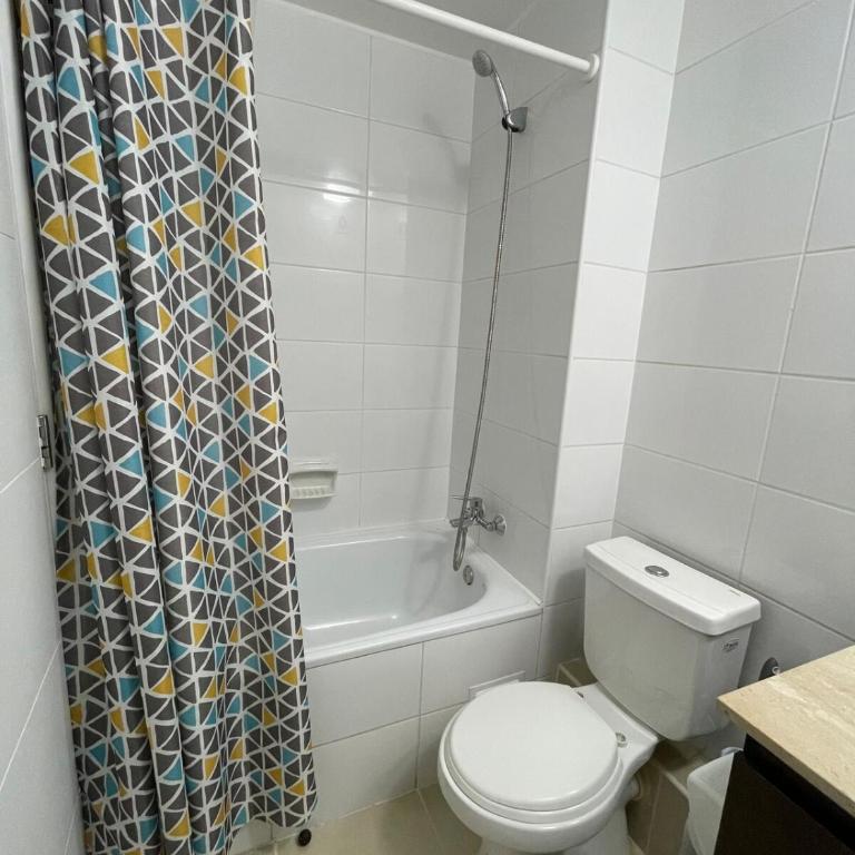 Apartamento con terraza y vista al mar - Two-Bedroom Apartment with Terrace and Sea View - 11
