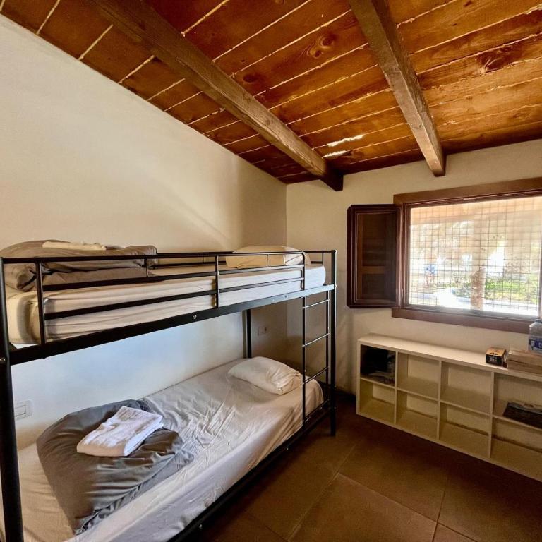 The Tree House Surf Camp - Litera en habitación compartida mixta - 1