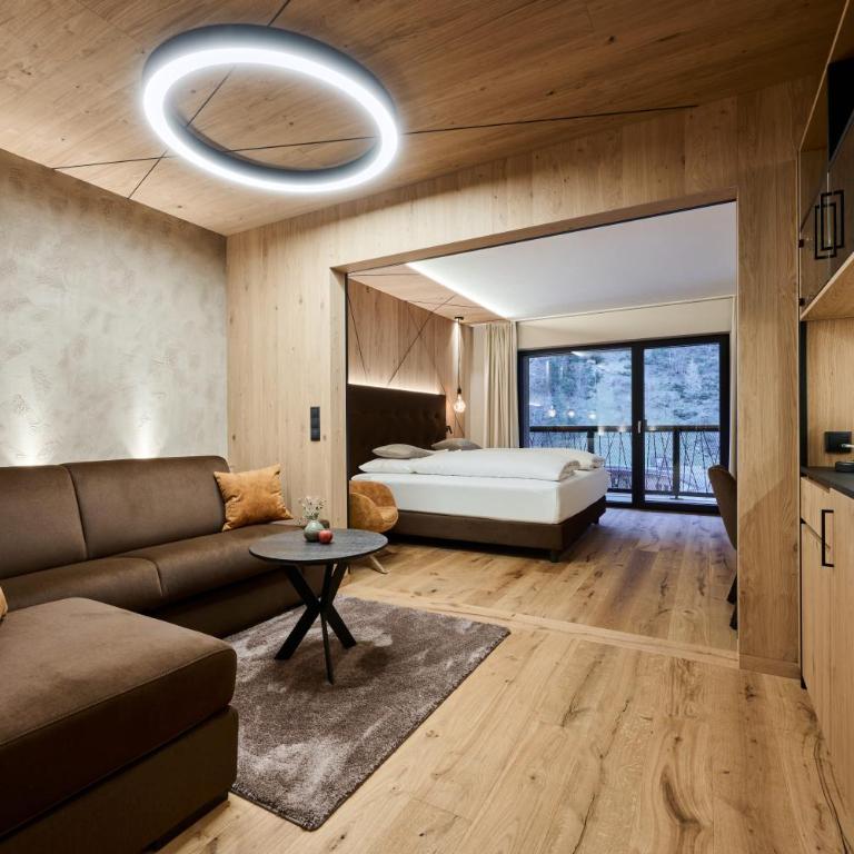 VALARA Alpine Art Hotel - Junior Suite – „Alpine Living“ - 2