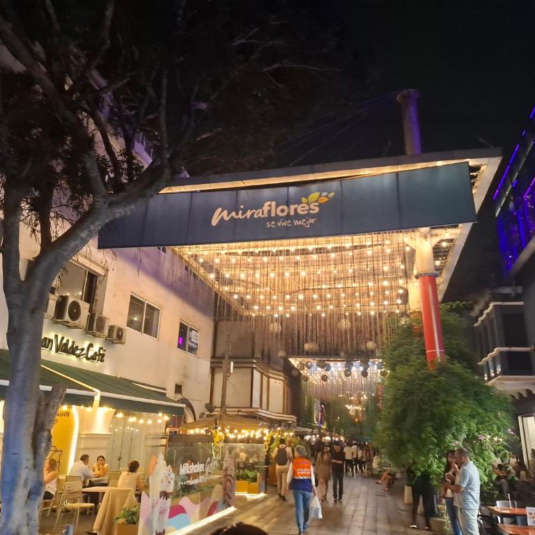 Departamento en el Corazón de Miraflores Peru - Apartamento con vistas y balcón - 8