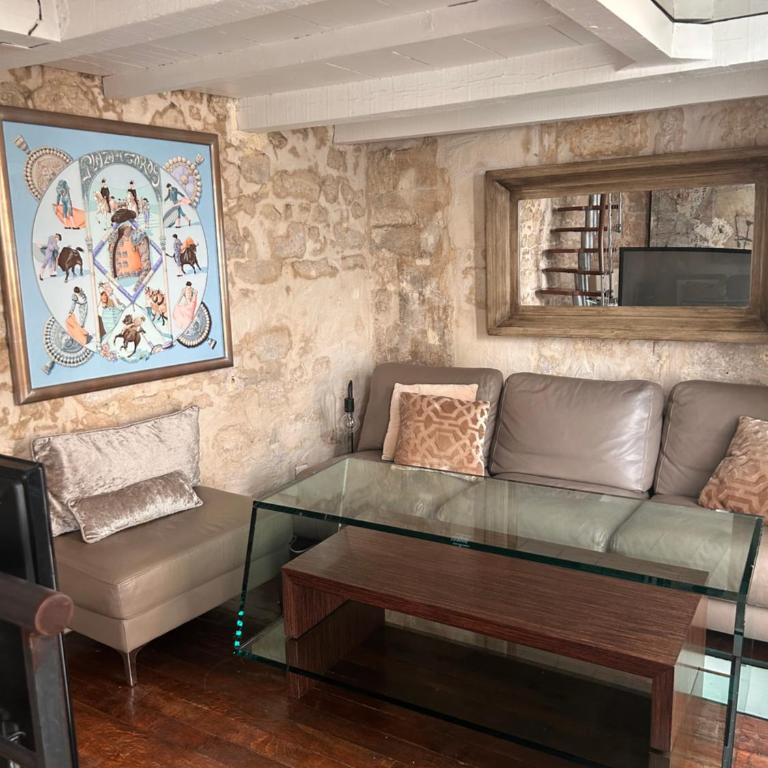ATELIER D artiste sur L Ile Saint Louis - Appartement 2 Chambres - 5