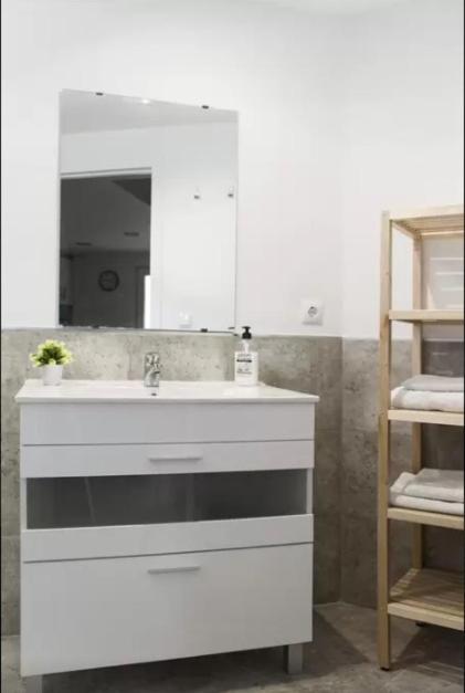 Apartamentos Rivera - Apartment with Balcony - 16