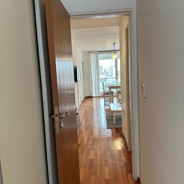 Semipiso en Las Lomitas - Apartamento con balcón - 11