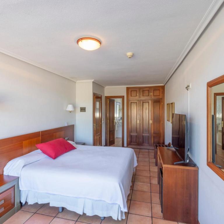 Hotel Sablón - Double or Twin Room with Sea View - 10