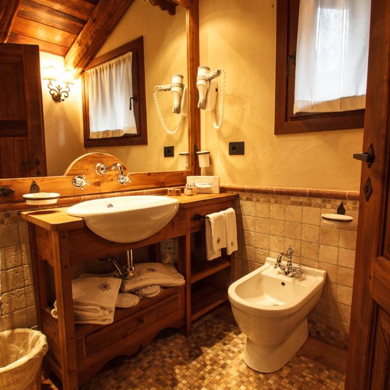 Au Coeur Des Neiges Resort SPA & FREE E-BIKE - Appartement 1 Chambre avec Baignoire Spa - 5