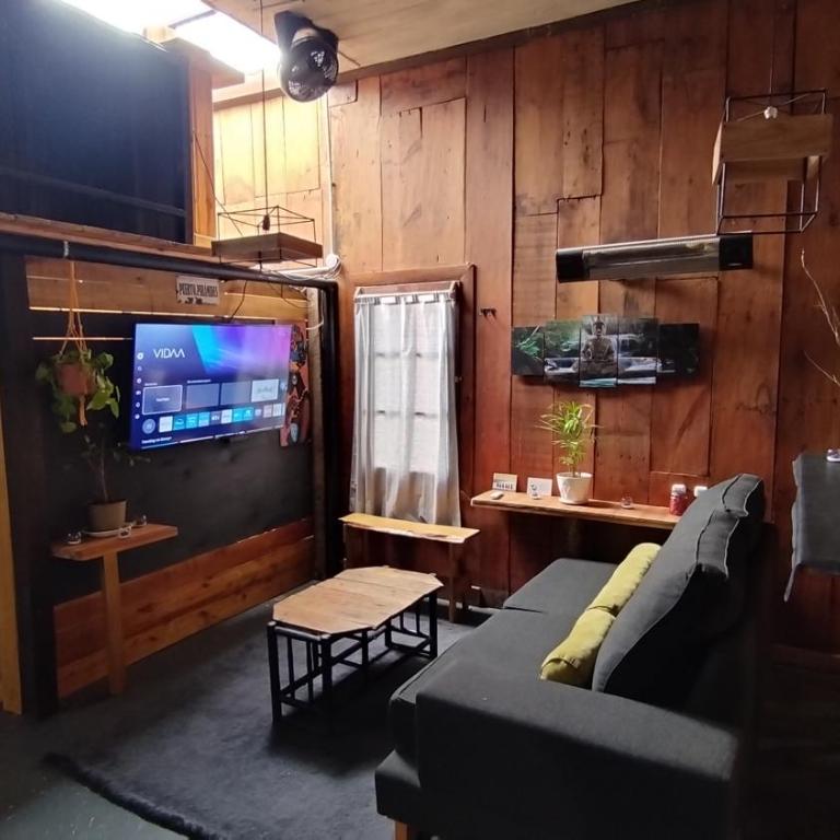 MIL 900 TRES - Hermoso y Amplio - Casa - 3