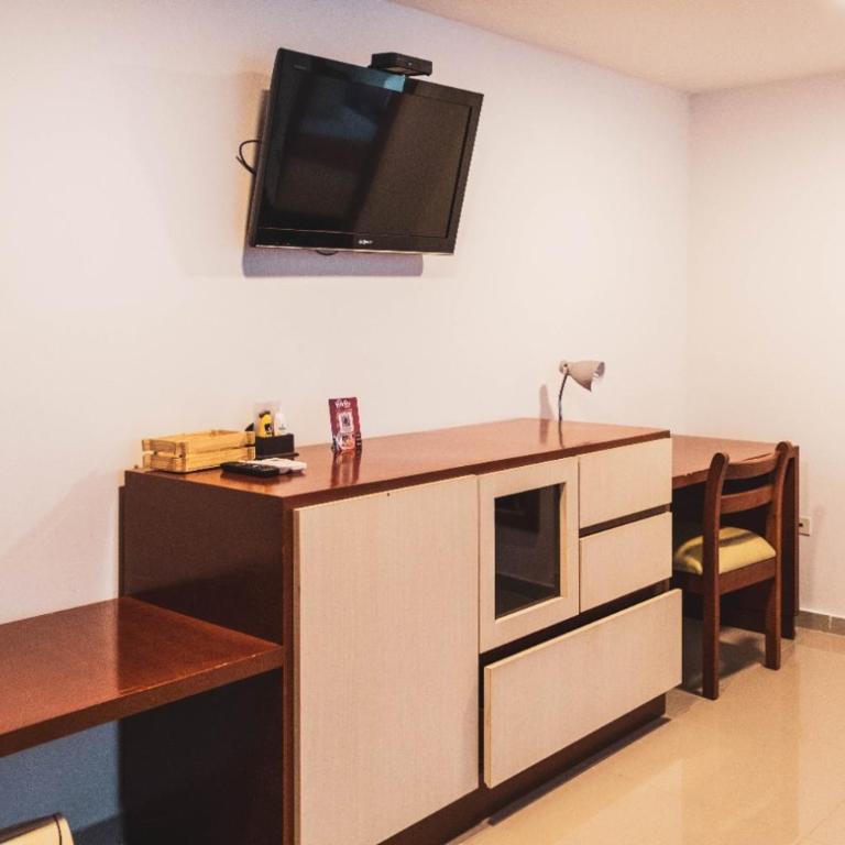 Hotel Bachue - Habitación Doble Estándar con 2 camas dobles - 4
