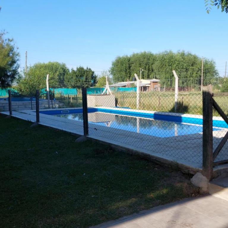 Casa Benicio - Cañuelas - 8 personas, 3 habitaciones, Piscina, Parrilla, Galeria - Casa de 3 dormitorios - 4