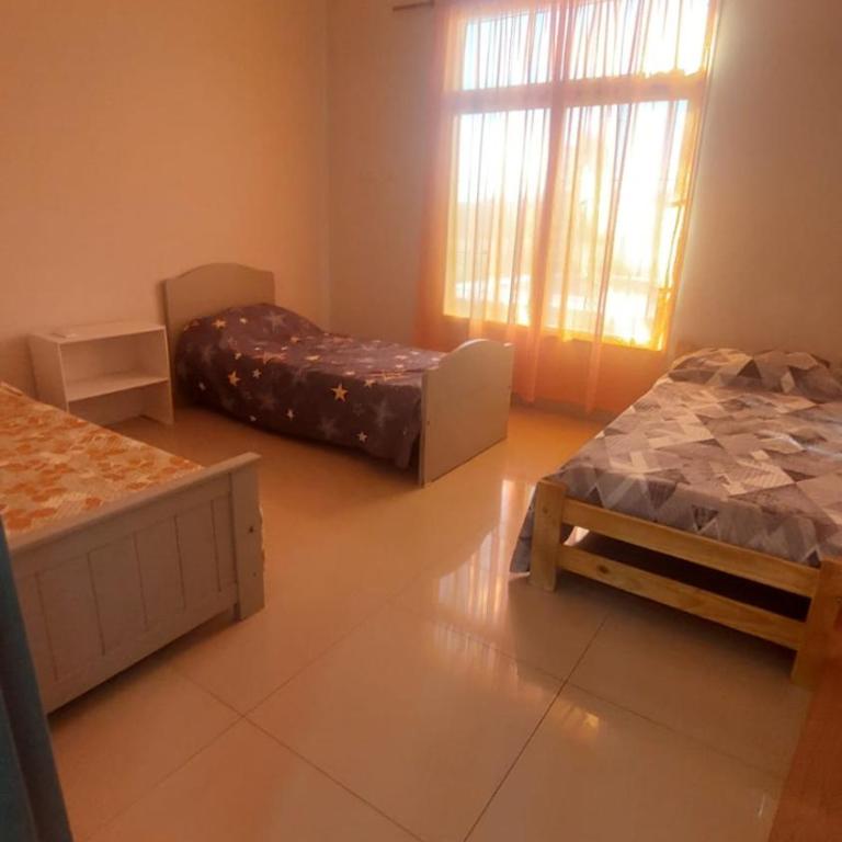 Casa Benicio - Cañuelas - 8 personas, 3 habitaciones, Piscina, Parrilla, Galeria - Casa de 3 dormitorios - 13