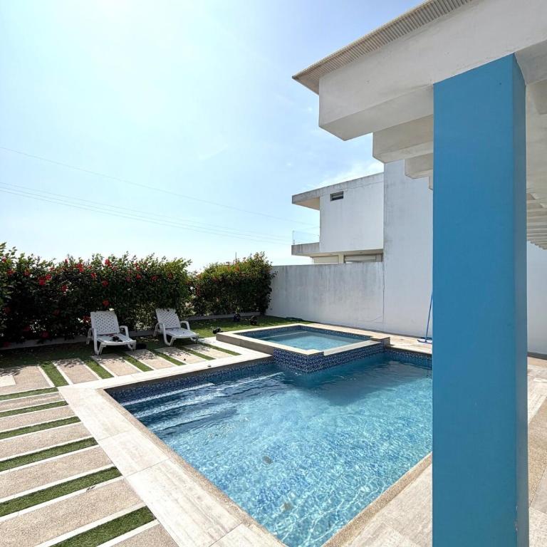 Vacation Home - Private Beach - Villa - 13