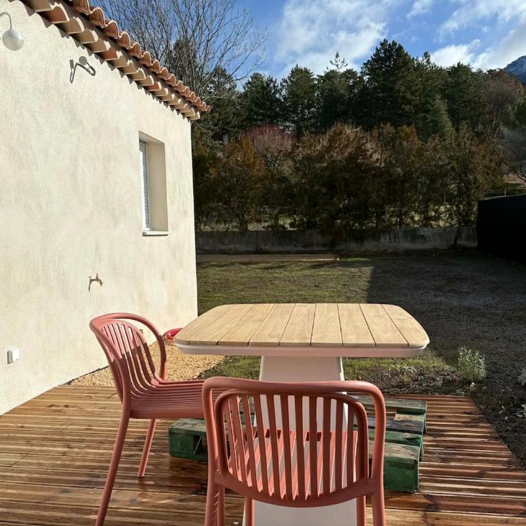 La cahuete Maison neuve, borne électrique, terrain de boules, jardin clos privé - Maison 1 Chambre - 17