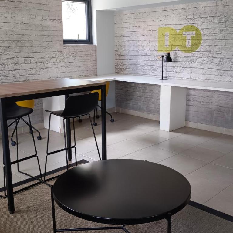 Amplio y cómodo departamento , parking y piscina incluidos - Two-Bedroom Apartment - 20