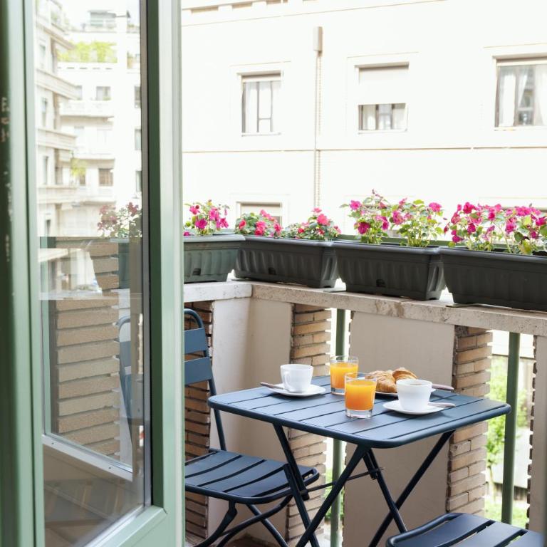 Marcora 6v luxury living apartment in Brera - 15min walk to Duomo - Appartamento con 2 Camere da Letto e Balcone - 27
