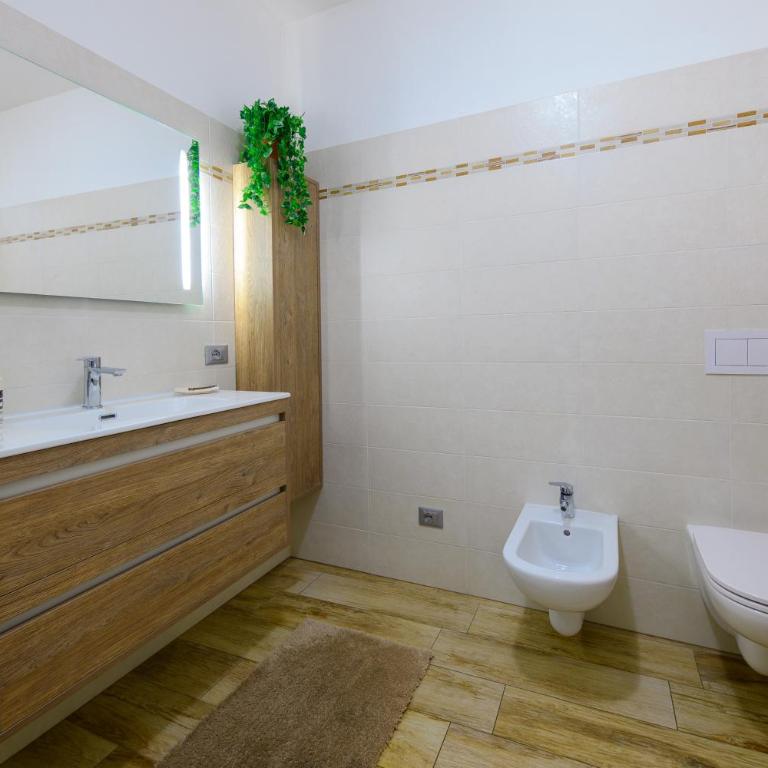 Casa Lina Tirano - One-Bedroom Apartment - 11