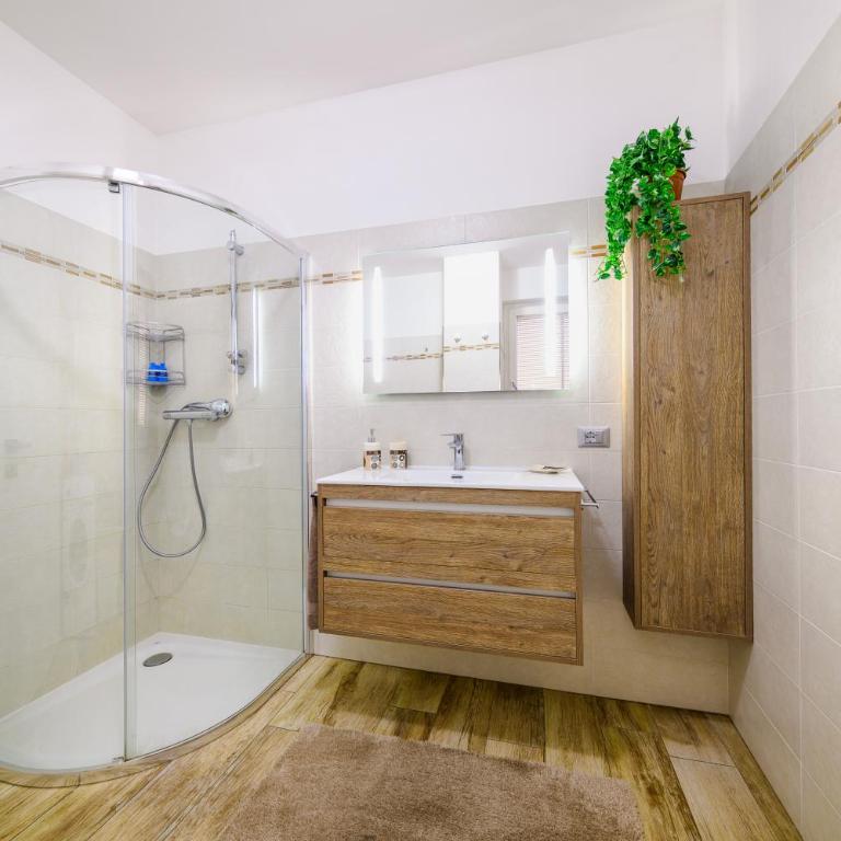 Casa Lina Tirano - One-Bedroom Apartment - 12