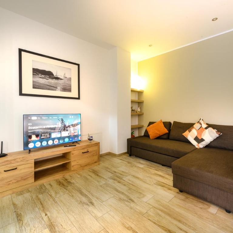 Casa Lina Tirano - One-Bedroom Apartment - 10