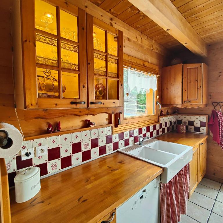 Séjour en famille dans un chalet cosy! - Chalet - 25