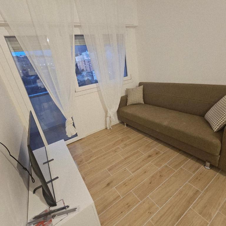 Home sweet home 1 - Two-Bedroom Apartment - 13