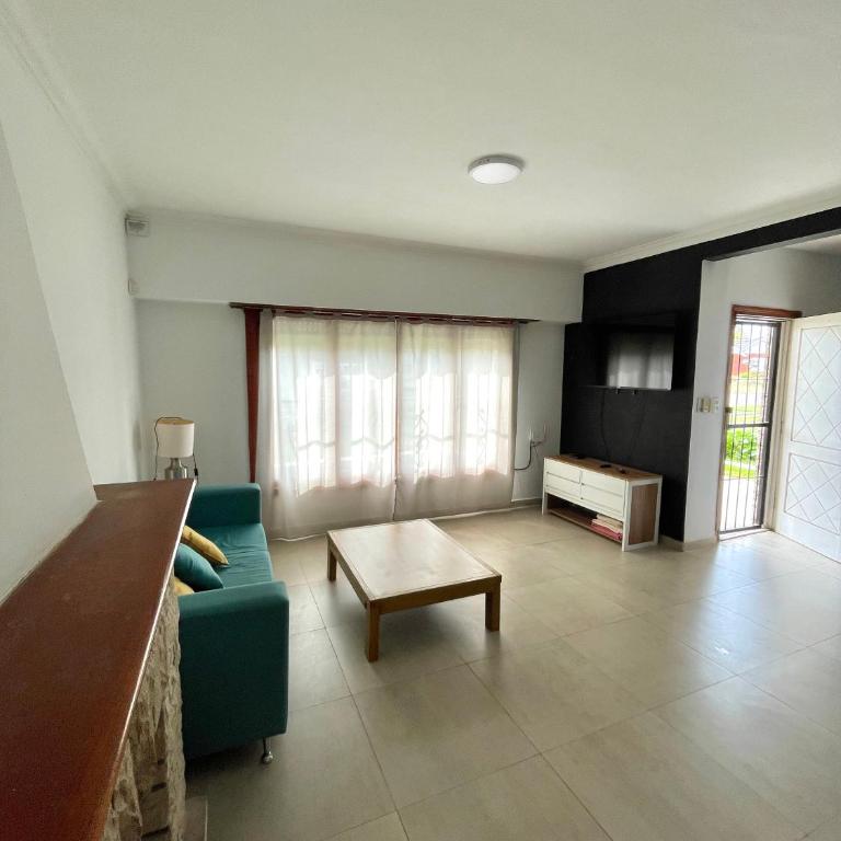 Hermosa casa recién renovada a cuadras del mar - Casa de 3 dormitorios - 20