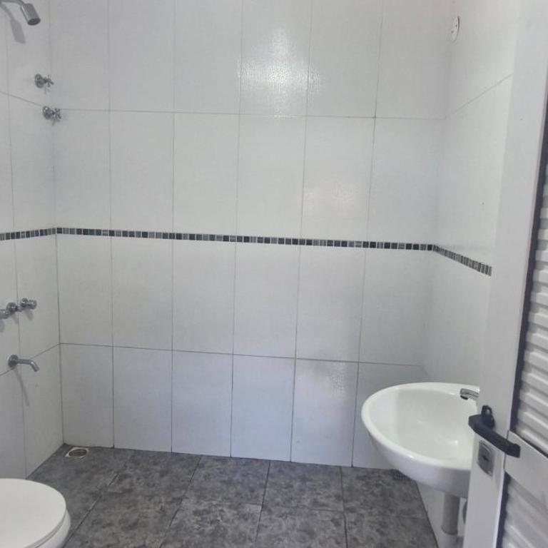 Che Roga - Two-Bedroom House - 1