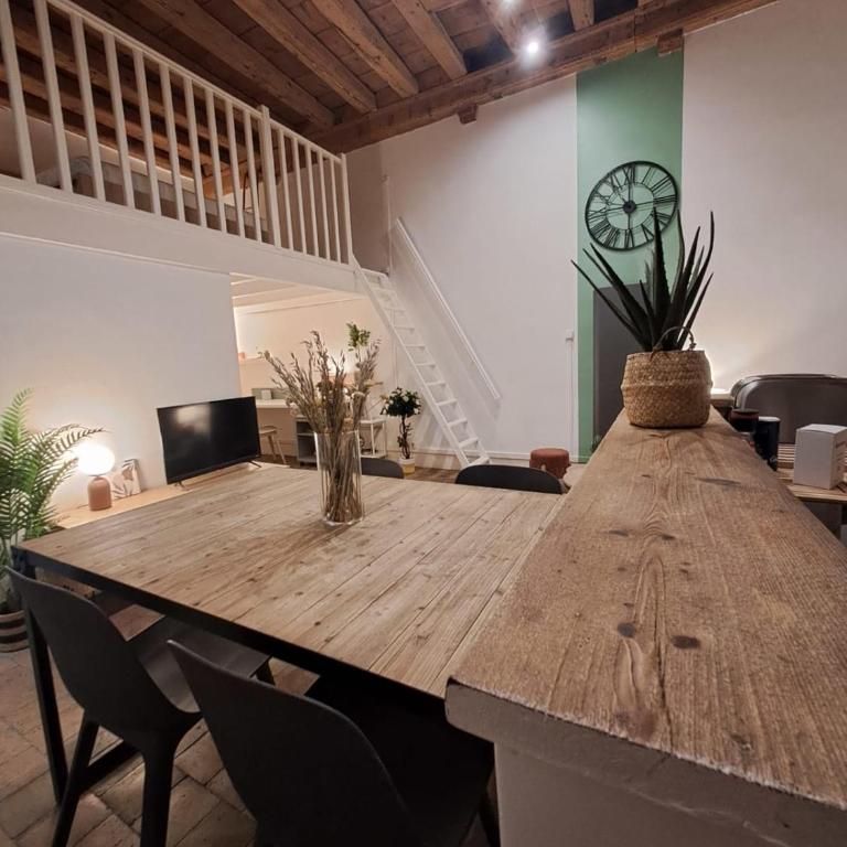 Spacious studio completely renovated right in the city center - Apartamento - 5