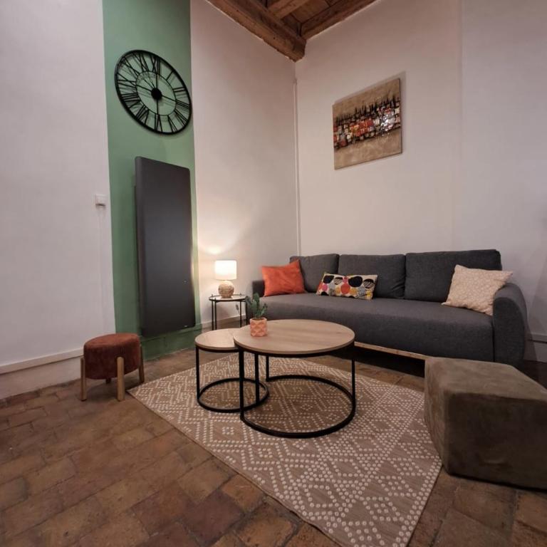 Spacious studio completely renovated right in the city center - Apartamento - 6