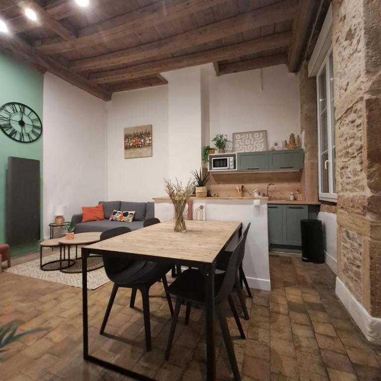 Spacious studio completely renovated right in the city center - Apartamento - 7