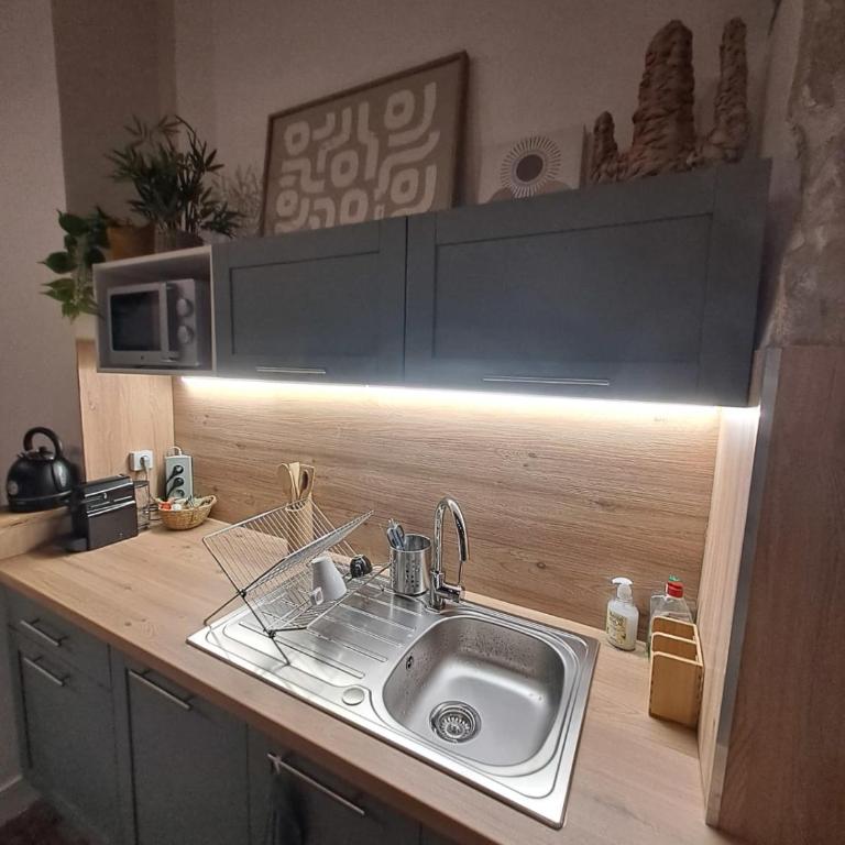 Spacious studio completely renovated right in the city center - Apartamento - 12