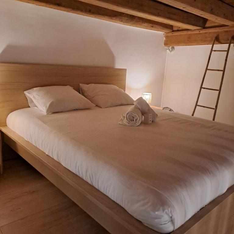 Spacious studio completely renovated right in the city center - Apartamento - 19
