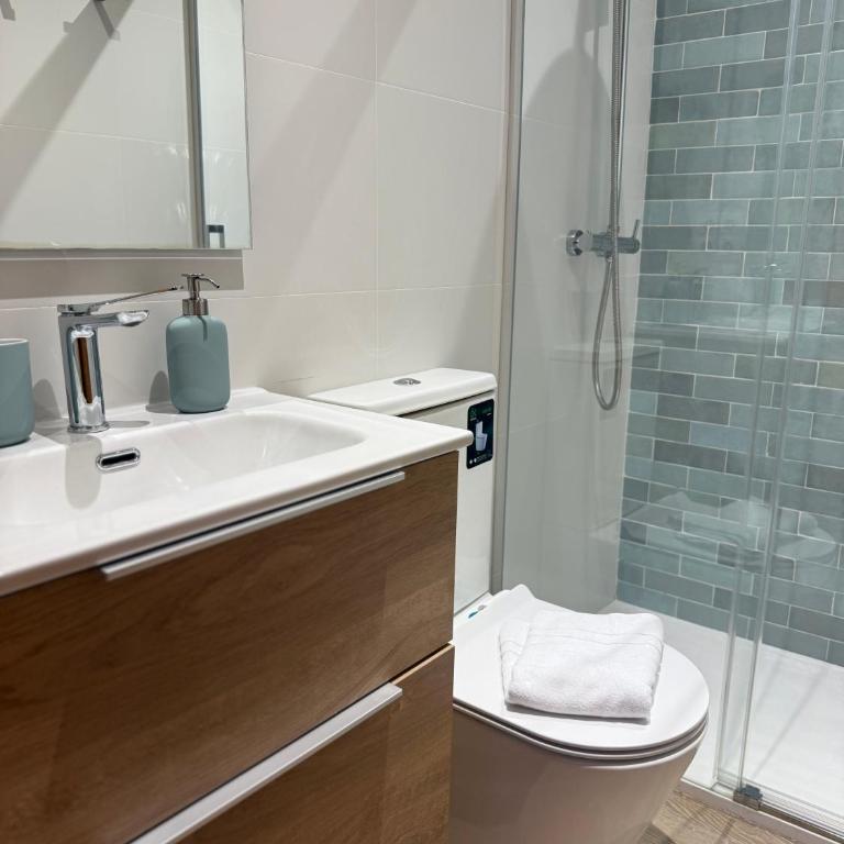 Ático con Terraza Privada en Granada Centro Parking Gratis - One-Bedroom Apartment - 9