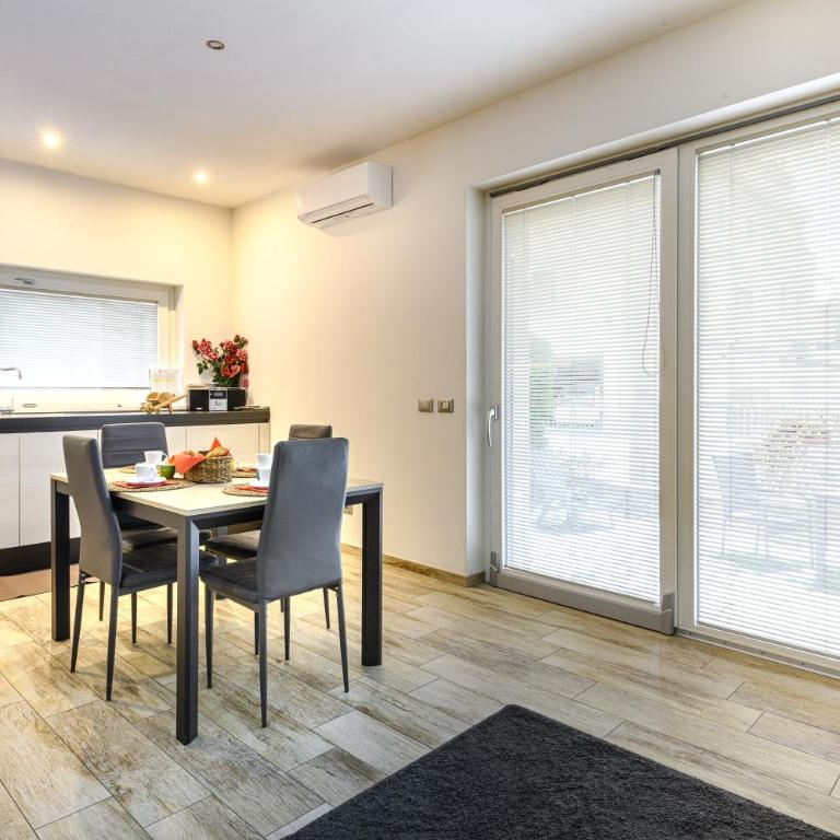 Casa Lina Tirano - One-Bedroom Apartment - 3