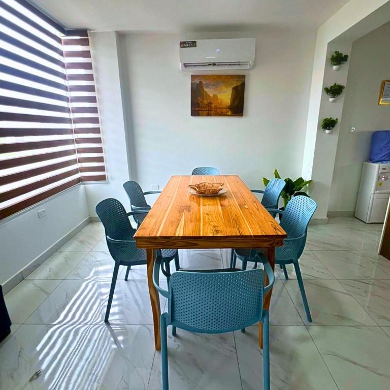 Casa Familiar a Pasos del Mar Playa y Felicidad - Three-Bedroom House - 25