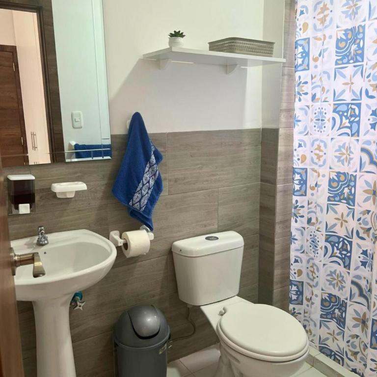 Casa Familiar a Pasos del Mar Playa y Felicidad - Three-Bedroom House - 47