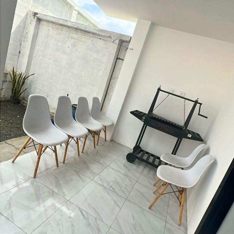 Casa Familiar a Pasos del Mar Playa y Felicidad - Three-Bedroom House - 72