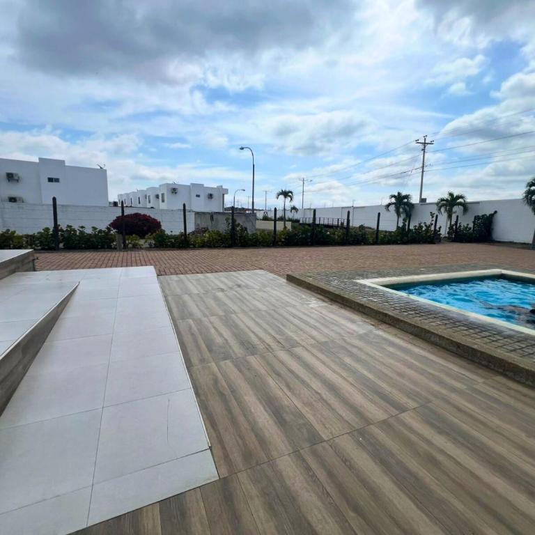 Casa Familiar a Pasos del Mar Playa y Felicidad - Three-Bedroom House - 77