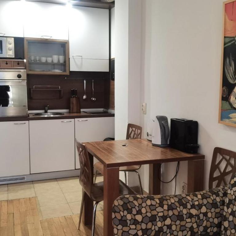 One Bedroom Apartment Theatre - One-Bedroom Apartment - 8