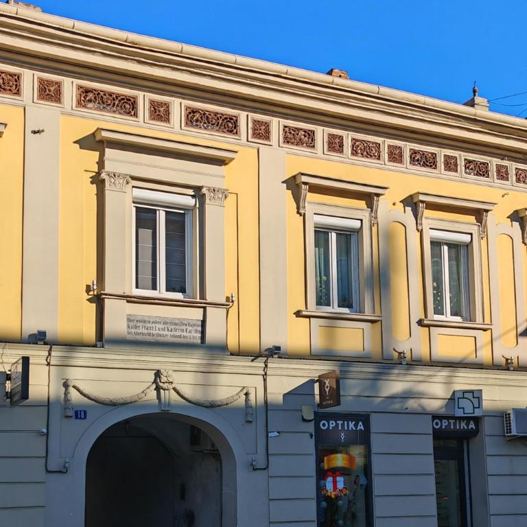 The Belfort Townhomes - Green Lux Loft - Apartment - 2