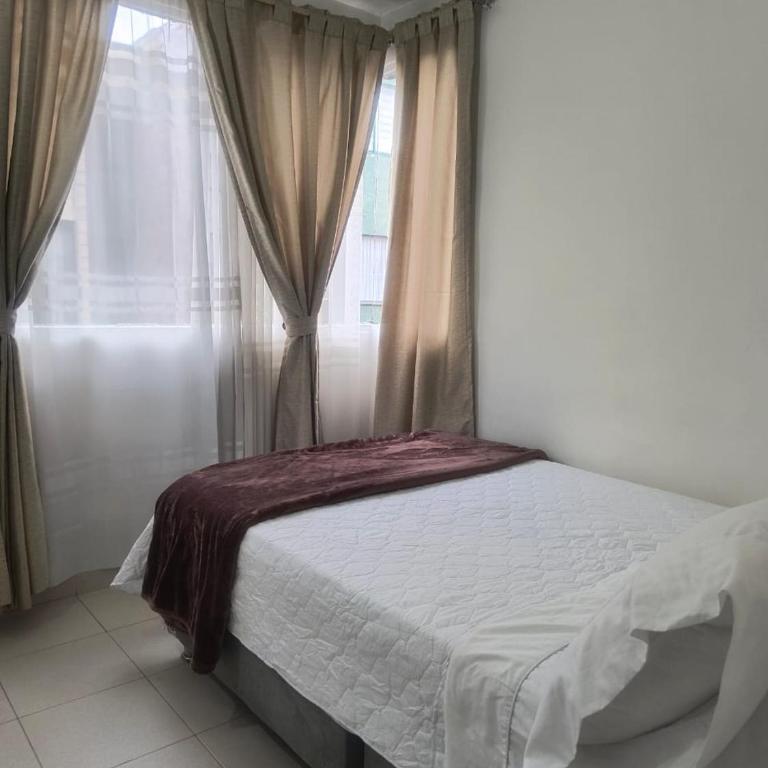 Apartamento conecta centro empresarial - Three-Bedroom Apartment - 26